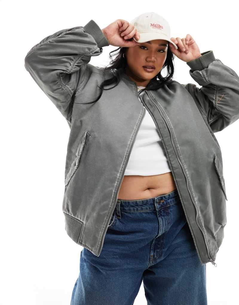 Oversized куртка-бомбер ASOS Curve с кислотной стиркой для межсезонья ASOS Curve