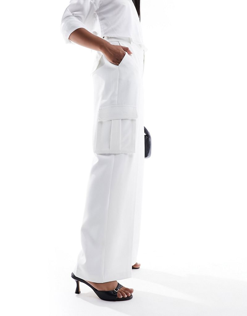 Белые брюки-карго в стиле милитари French Connection French Connection