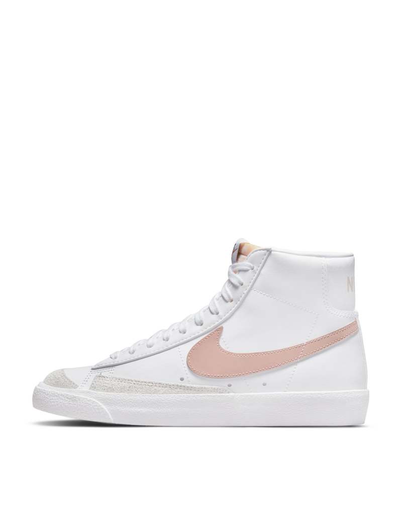 Женские кроссовки Nike Blazer Mid '77 в белом цвете с розовым оттенком Nike