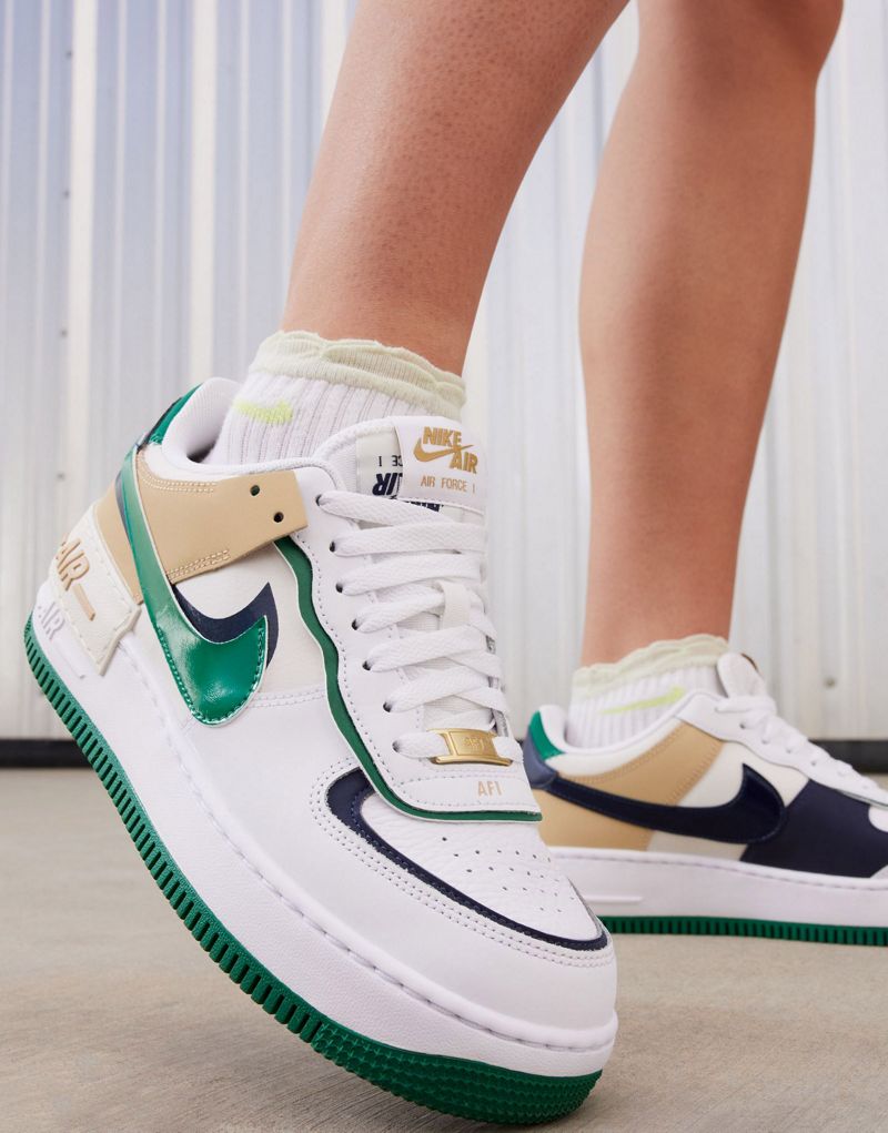  Женские кроссовки Nike Air Force 1 Shadow в белом с зелеными деталями Nike
