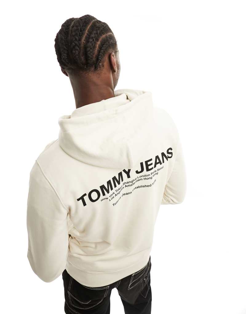 Бежевый худи Tommy Jeans с графическим принтом на груди и спине, стандартный крой Tommy Jeans