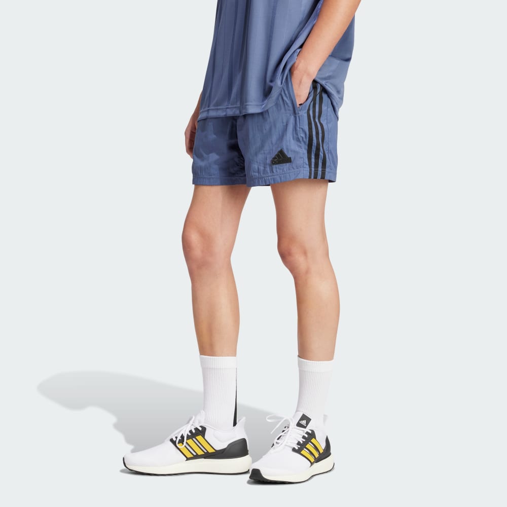 Легкие тканые шорты Tiro Adidas