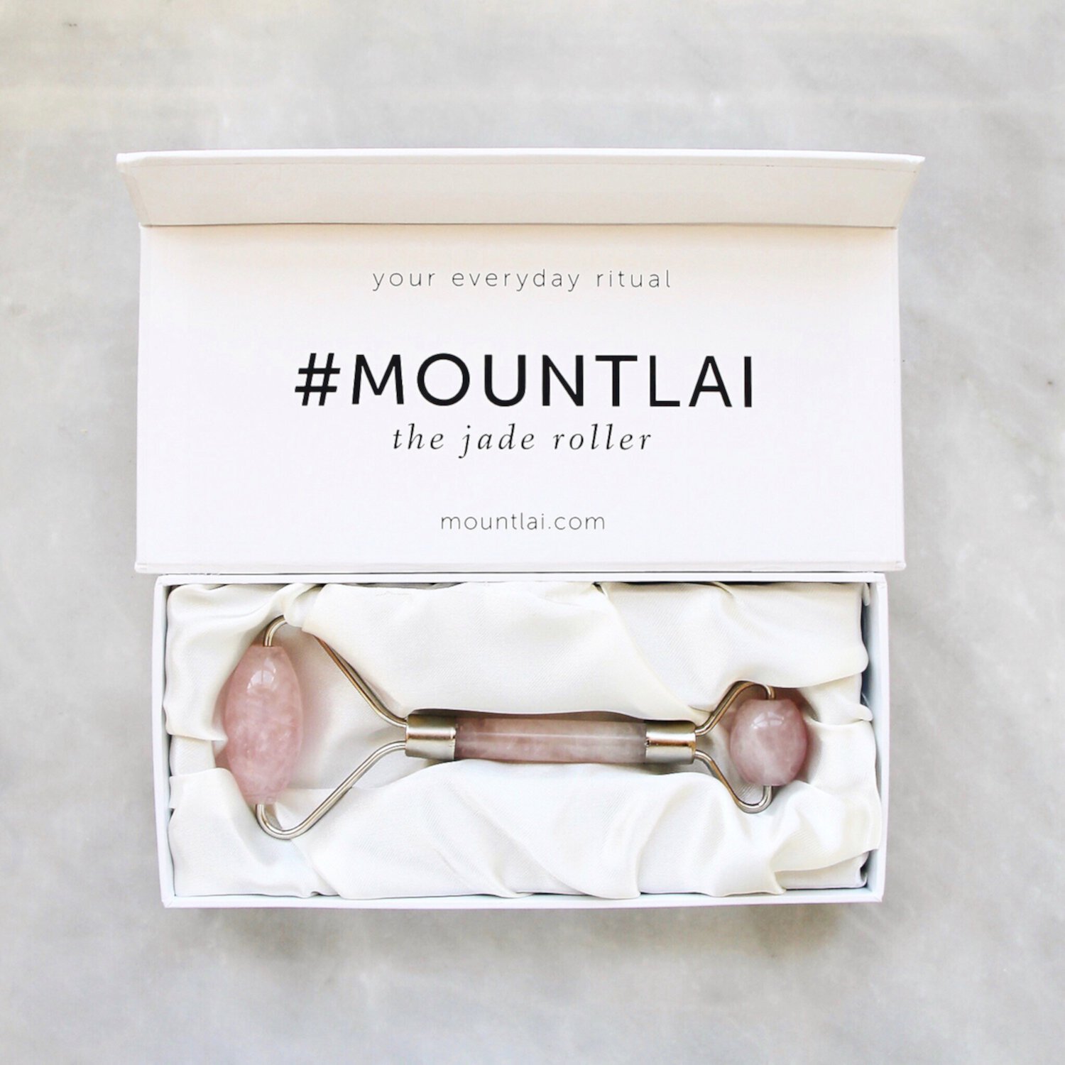 De-Puffing Rose Quartz Facial Roller Mount Lai