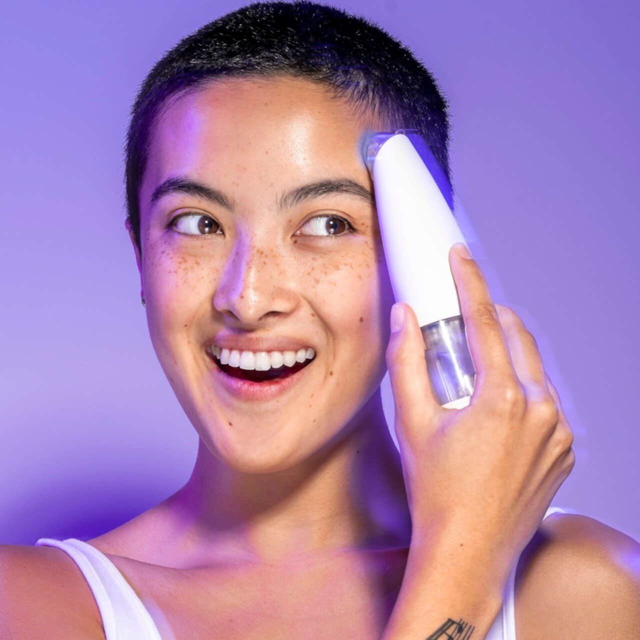 GLOfacial Hydro-Infusion Pore Cleansing + Blue LED Clarifying Tool BeautyBio