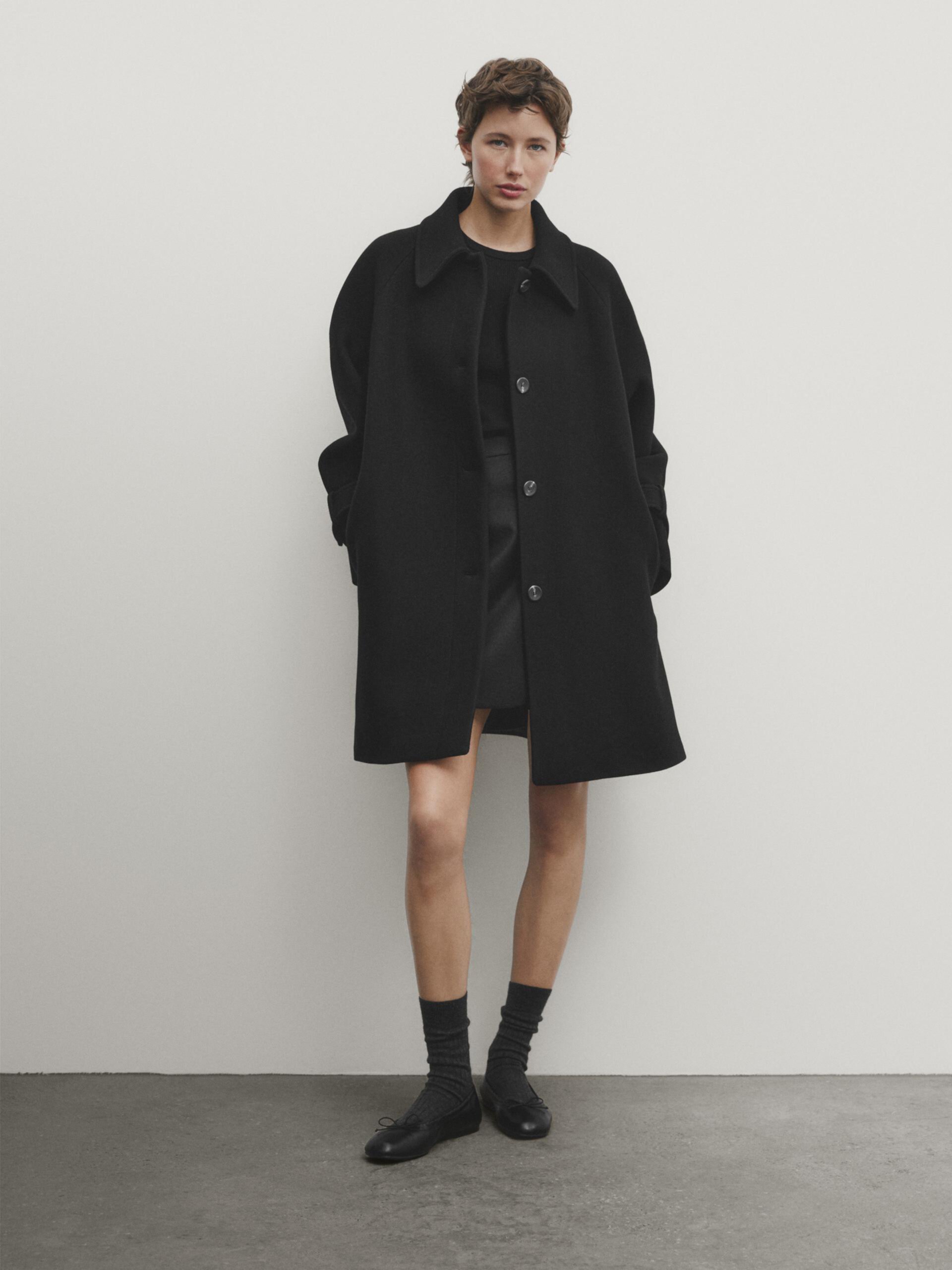 Черное пальто из смесовой шерсти с эффектом табарда ZARA