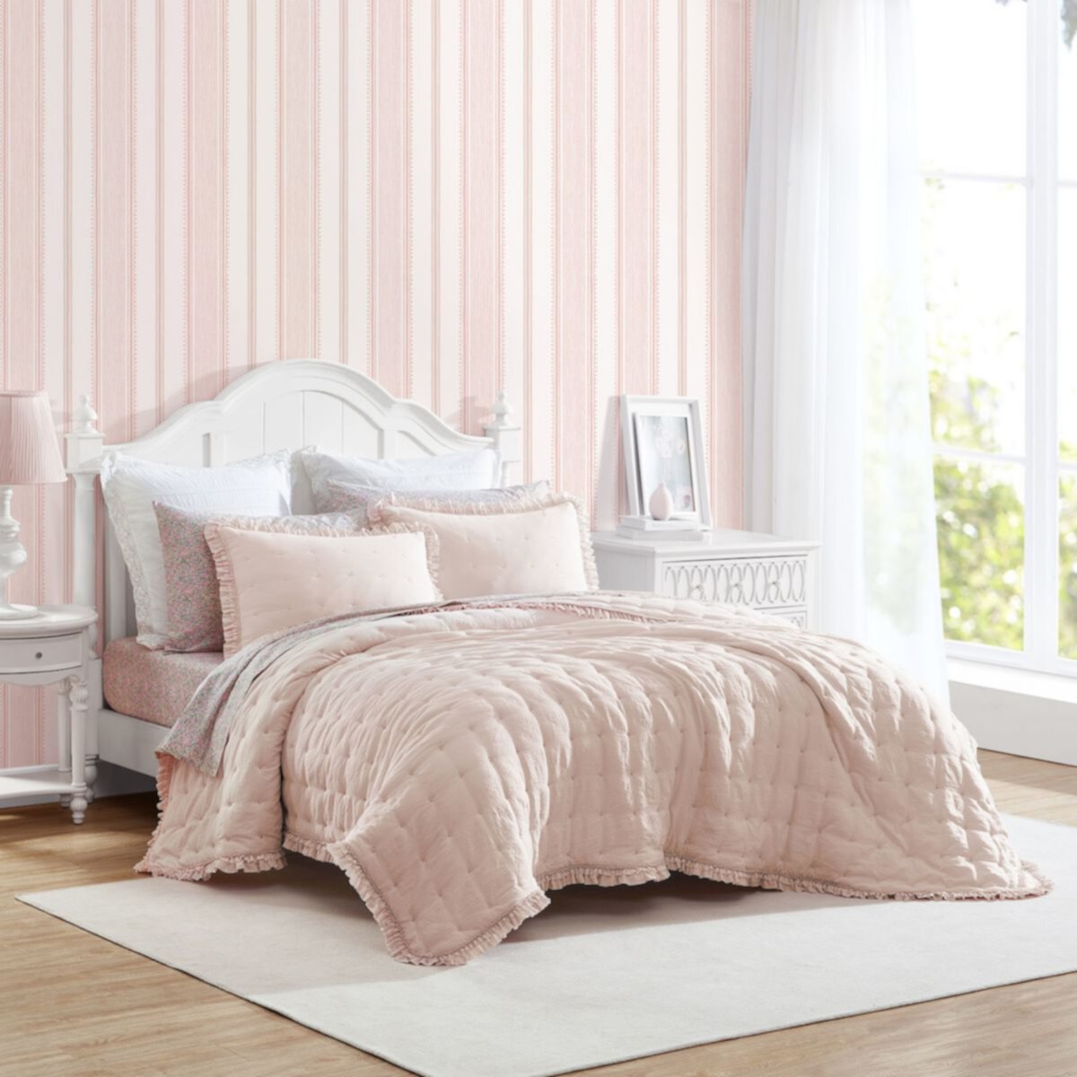 Laura Ashley Hailee Quilt Set Laura Ashley