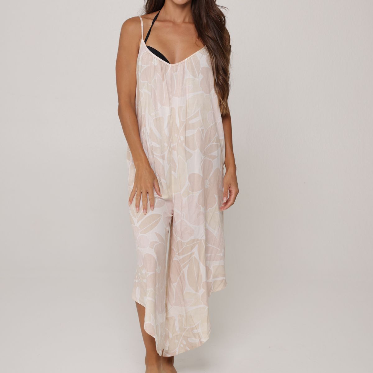 Женское накидное платье-джемпер для плавания без рукавов со струящимся цветочным принтом J. Valdi J. Valdi
