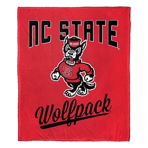 Плед с шелковым касанием North Carolina State Wolfpack, 127 см x 152 см, полиэстер, теплый и уютный The Northwest