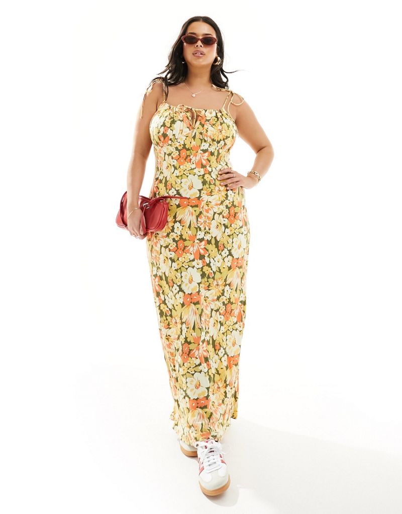 Горчичное платье-комбинация со сборками и цветочным принтом ASOS DESIGN Curve ASOS Curve