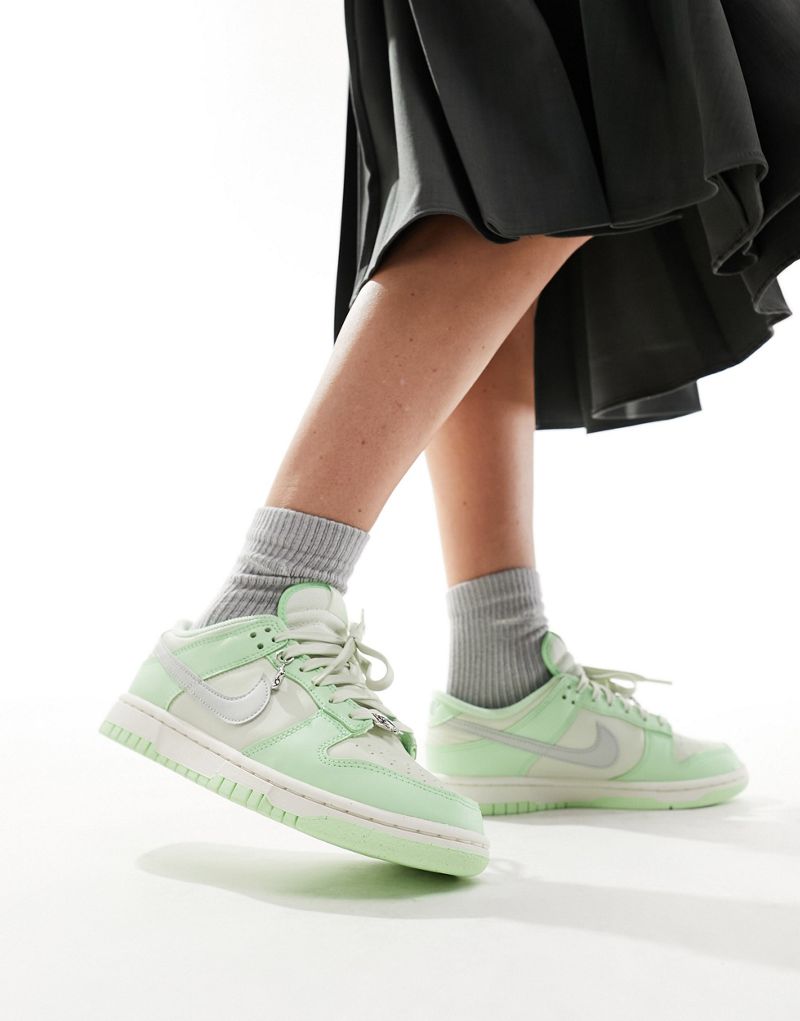 Премиальные кроссовки Nike Dunk Low NN светло-зеленого цвета и цвета слоновой кости Nike