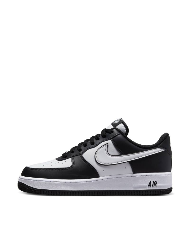 Мужские Повседневные кроссовки Nike Air Force 1'07 черные и белые Nike