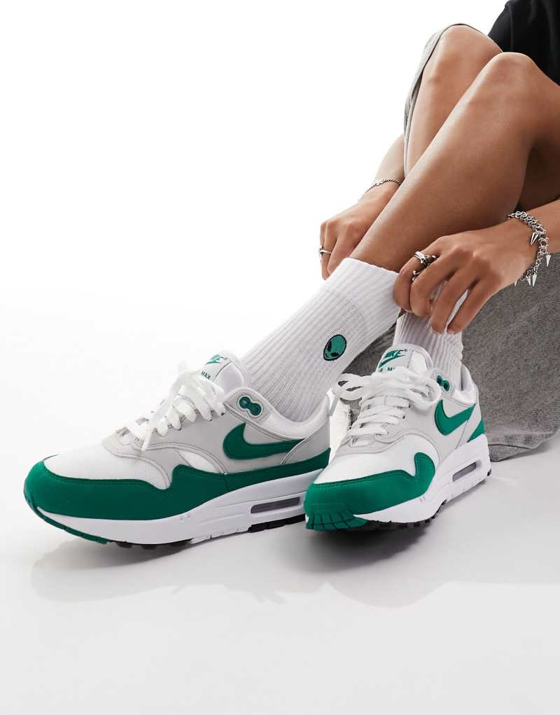 Низкопрофильные кроссовки Nike Air Max 1 с амортизацией Max Air Nike