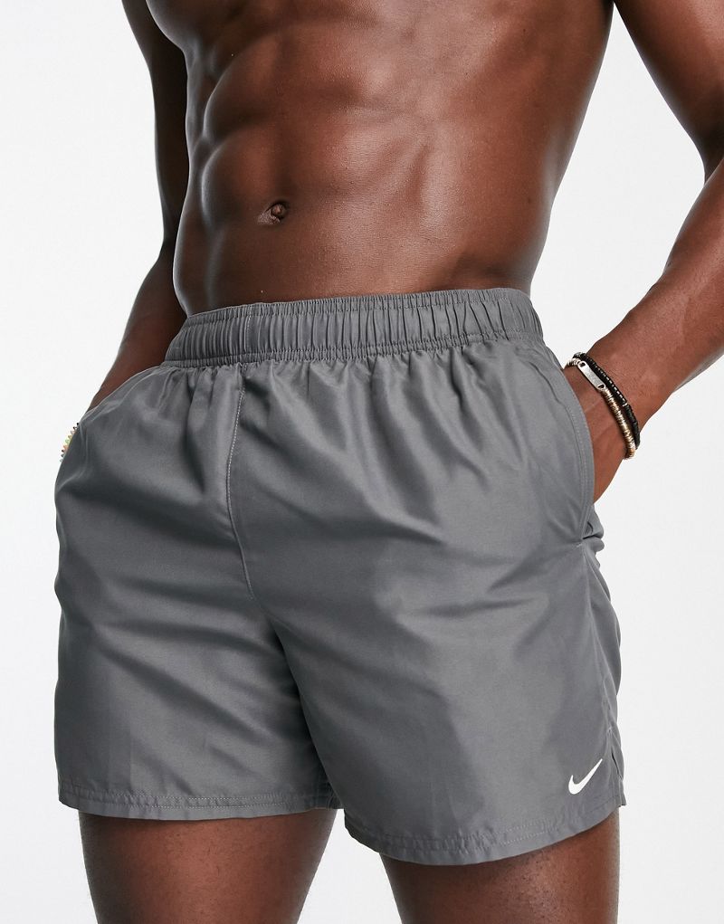 Серые шорты для волейбола Nike Swimming 5 дюймов Nike