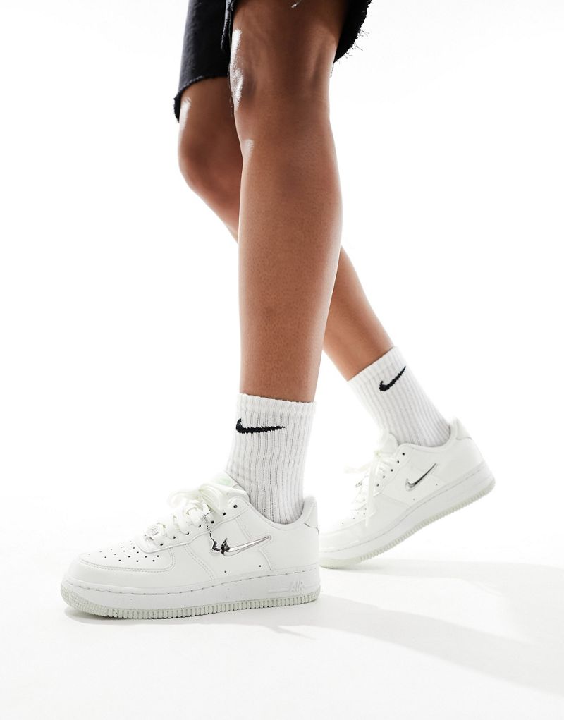 Белые кроссовки Nike Air Force 1 с эффектом металлик Nike