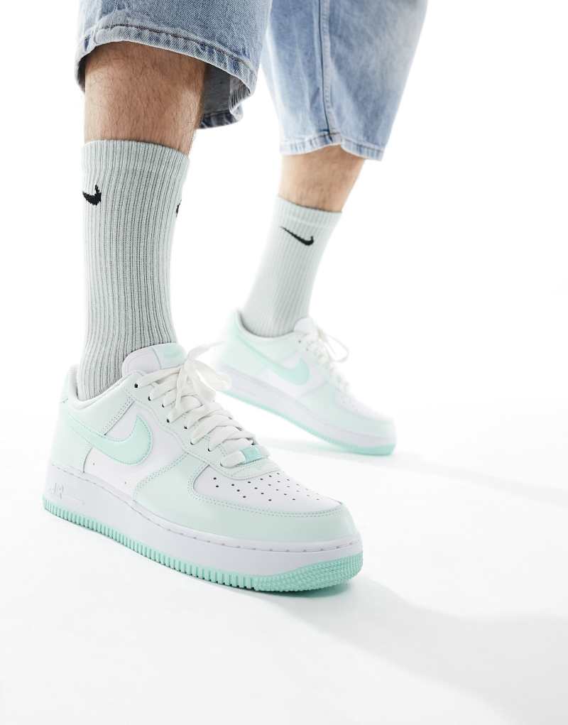 Мужские Повседневные кроссовки Nike Air Force 1 '07 Nike