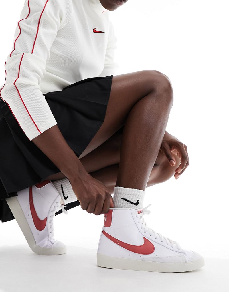 Бело-красные кроссовки Nike Blazer Mid '77 NN Nike