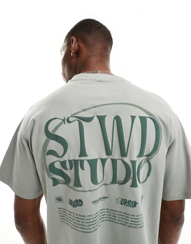 Зеленая футболка с принтом на спине Pull&Bear STWD Pull&Bear