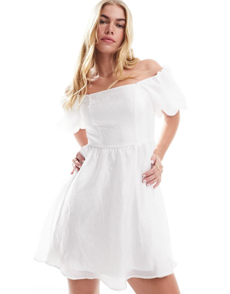 Переливающееся белое мини-платье в стиле бэби-долл с объемными рукавами Pieces Pieces