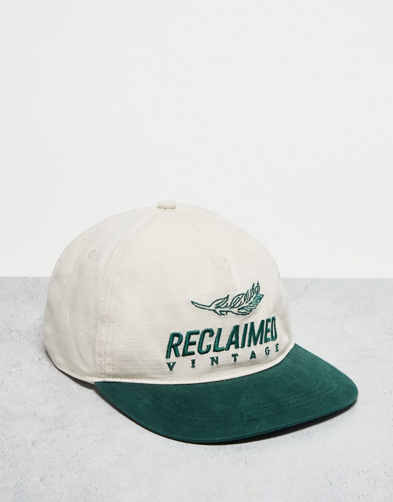 Спортивная кепка унисекс для папы Reclaimed Vintage, контрастного цвета экрю и зеленого цвета Reclaimed Vintage