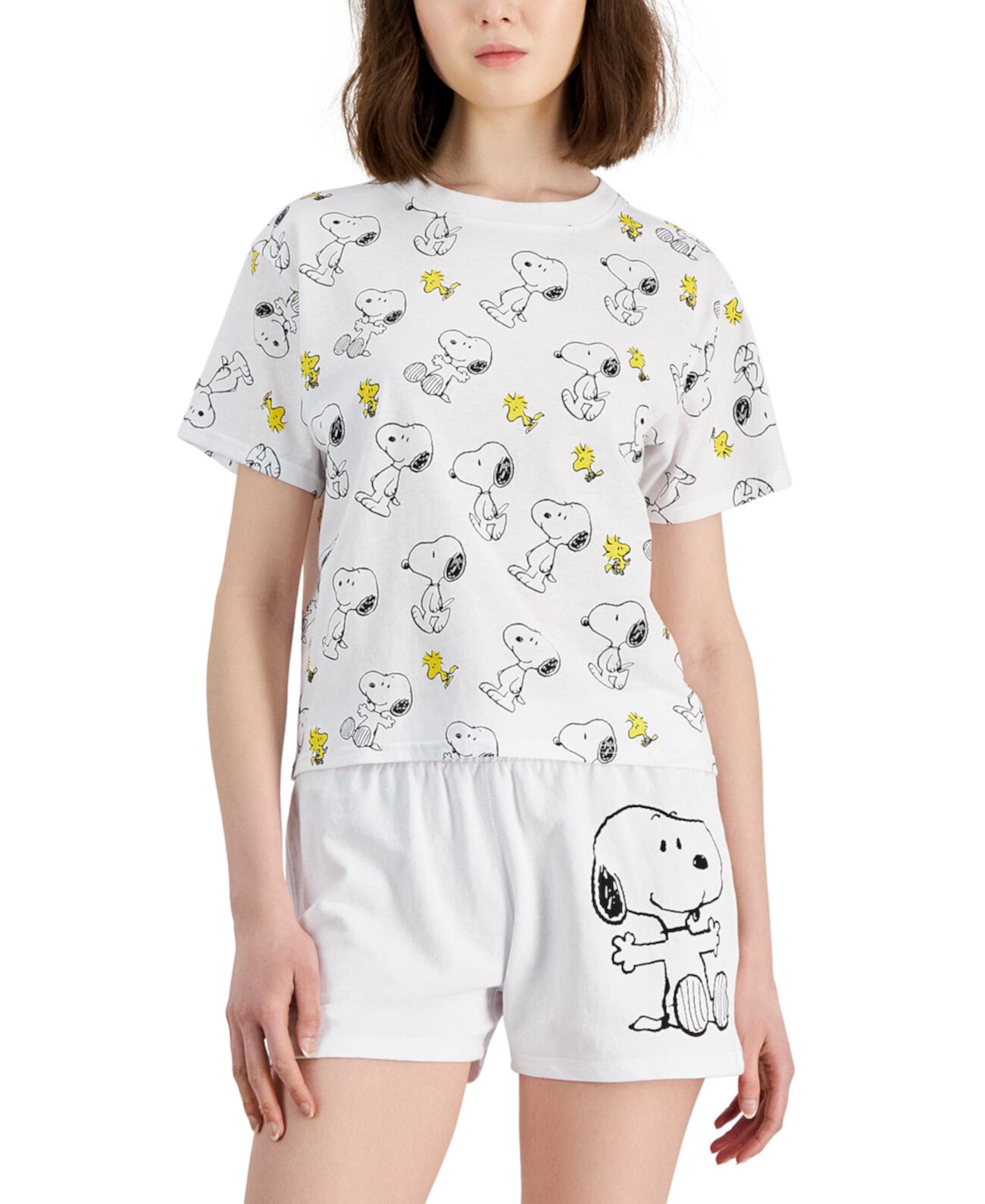 Juniors' Snoopy Crewneck Short-Sleeve T-Shirt Snoopy