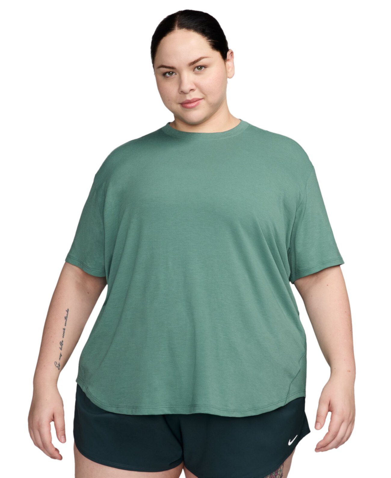 Футболка Nike Plus Size One Relaxed с короткими рукавами из лёгкого материала Dri-FIT Nike