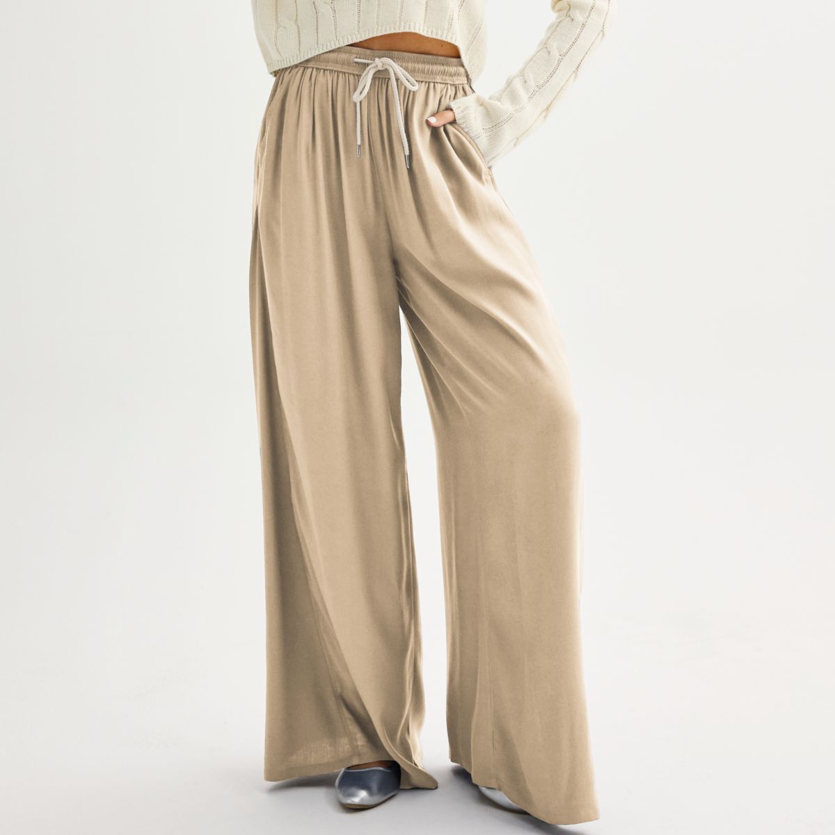 Juniors' SO® High Waisted Baggy Wide Leg Twill Pants SO