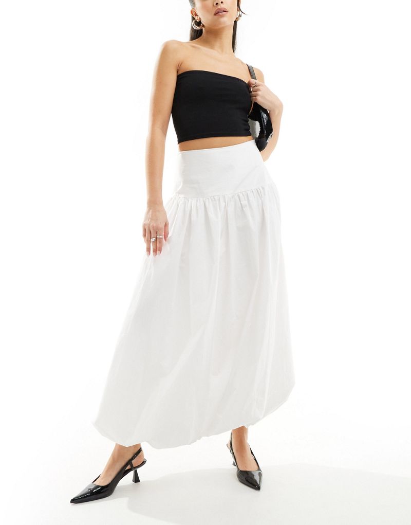 Kaiia bubble hem maxi skirt in white Kaiia
