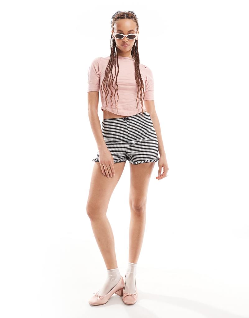 Motel ralda curved hem t-shirt in pink Motel