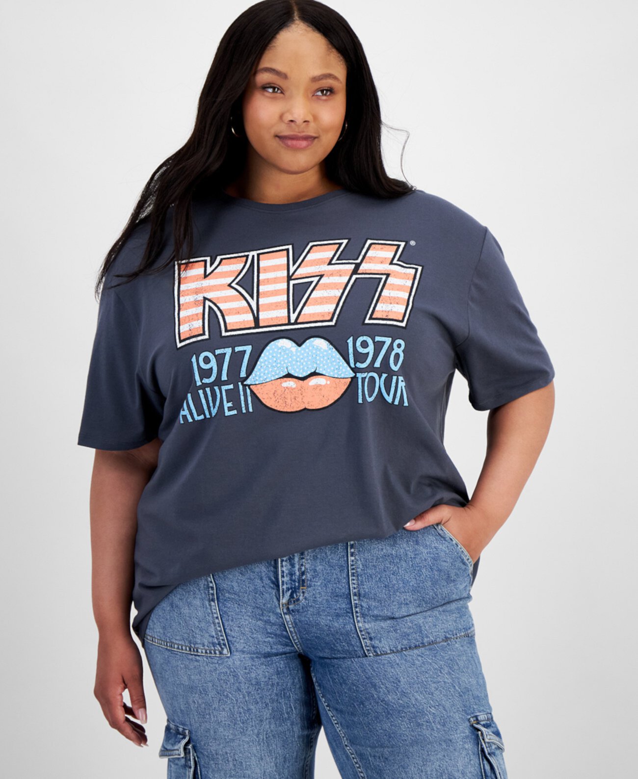 Trendy Plus Size Kiss T-Shirt Grayson Threads, The Label