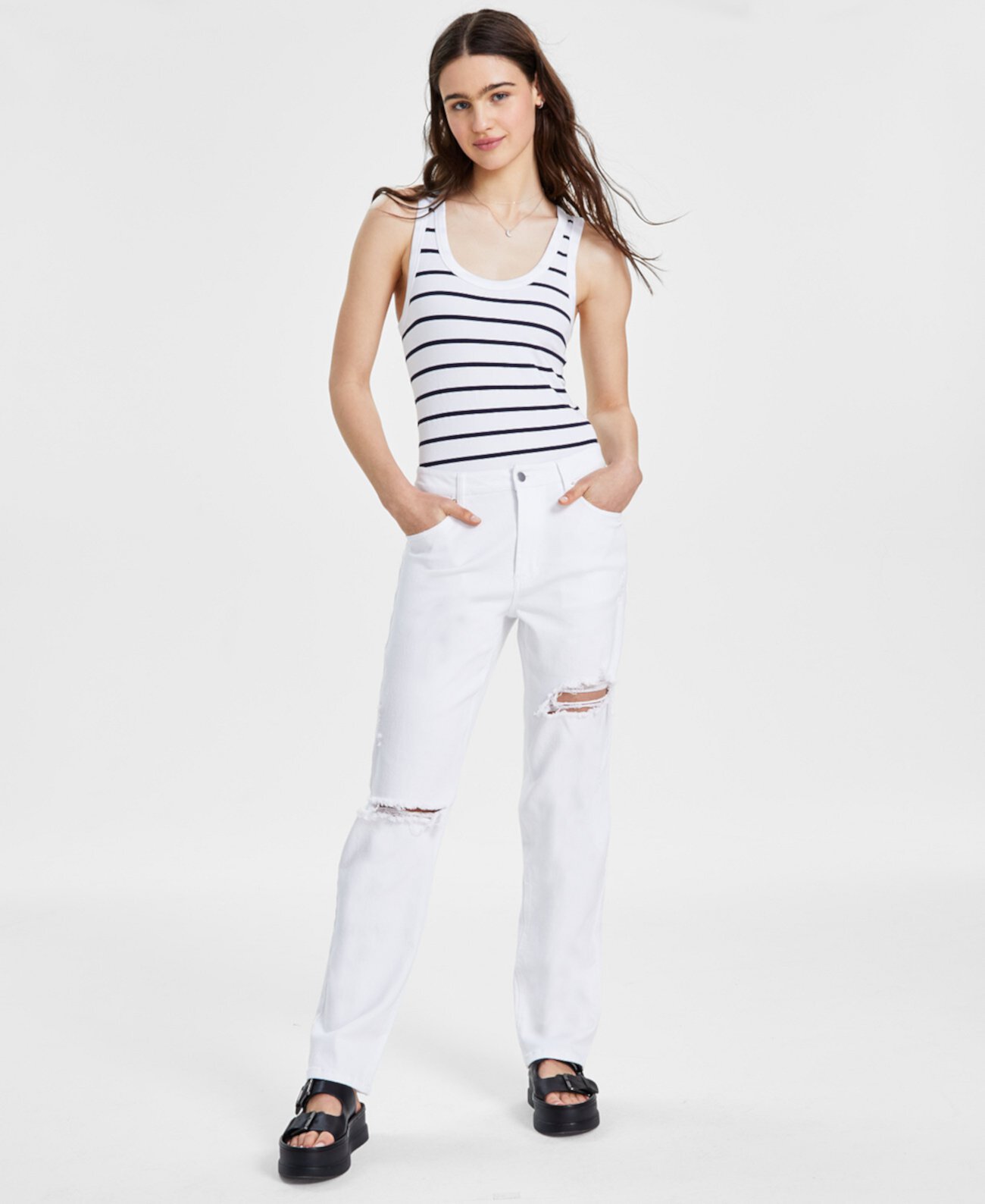 Juniors' Relaxed Ripped Straight-Leg Jeans Tinseltown