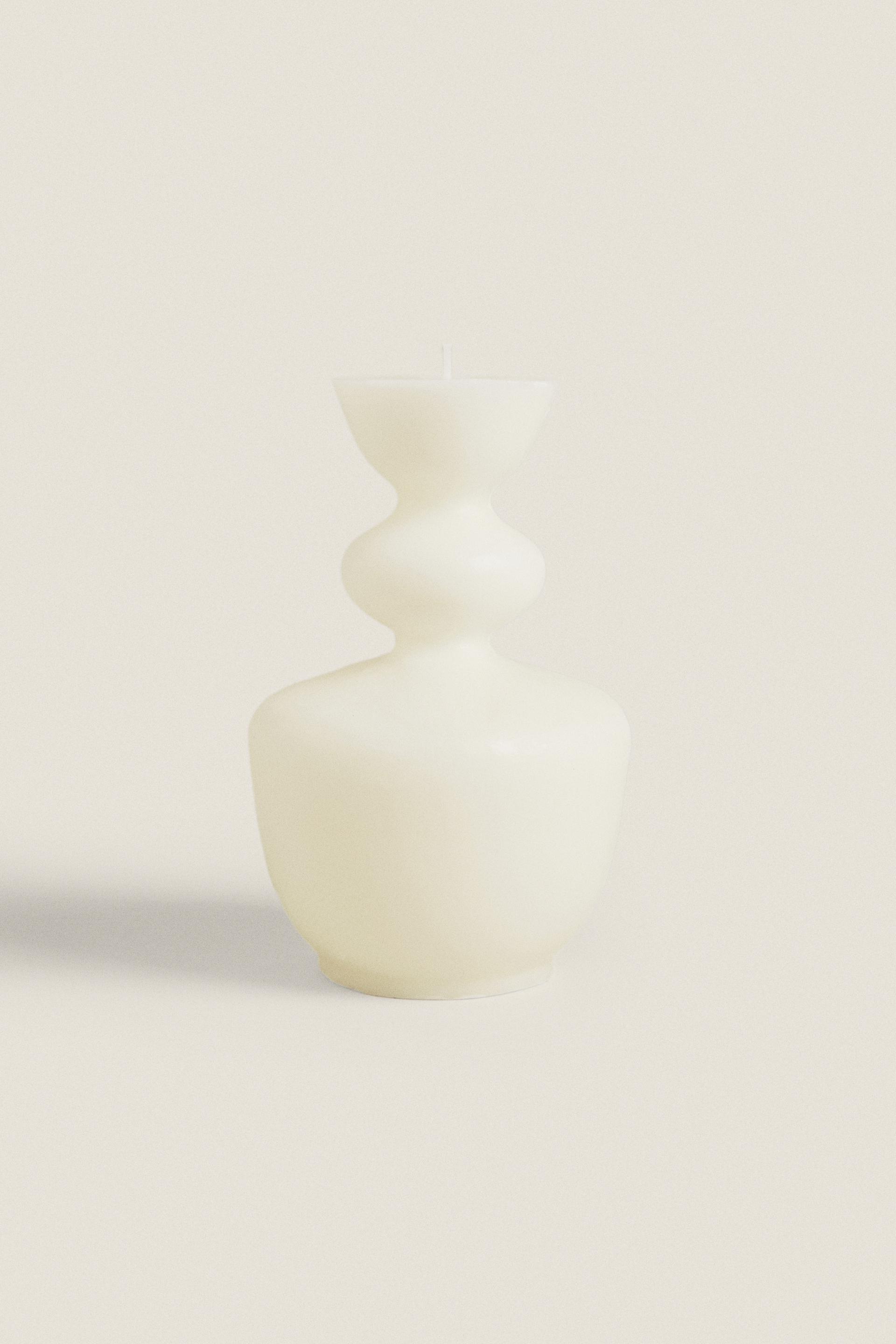 (465 G) WHITE PETALS SCENTED CANDLE CANDLESTICK ZARA