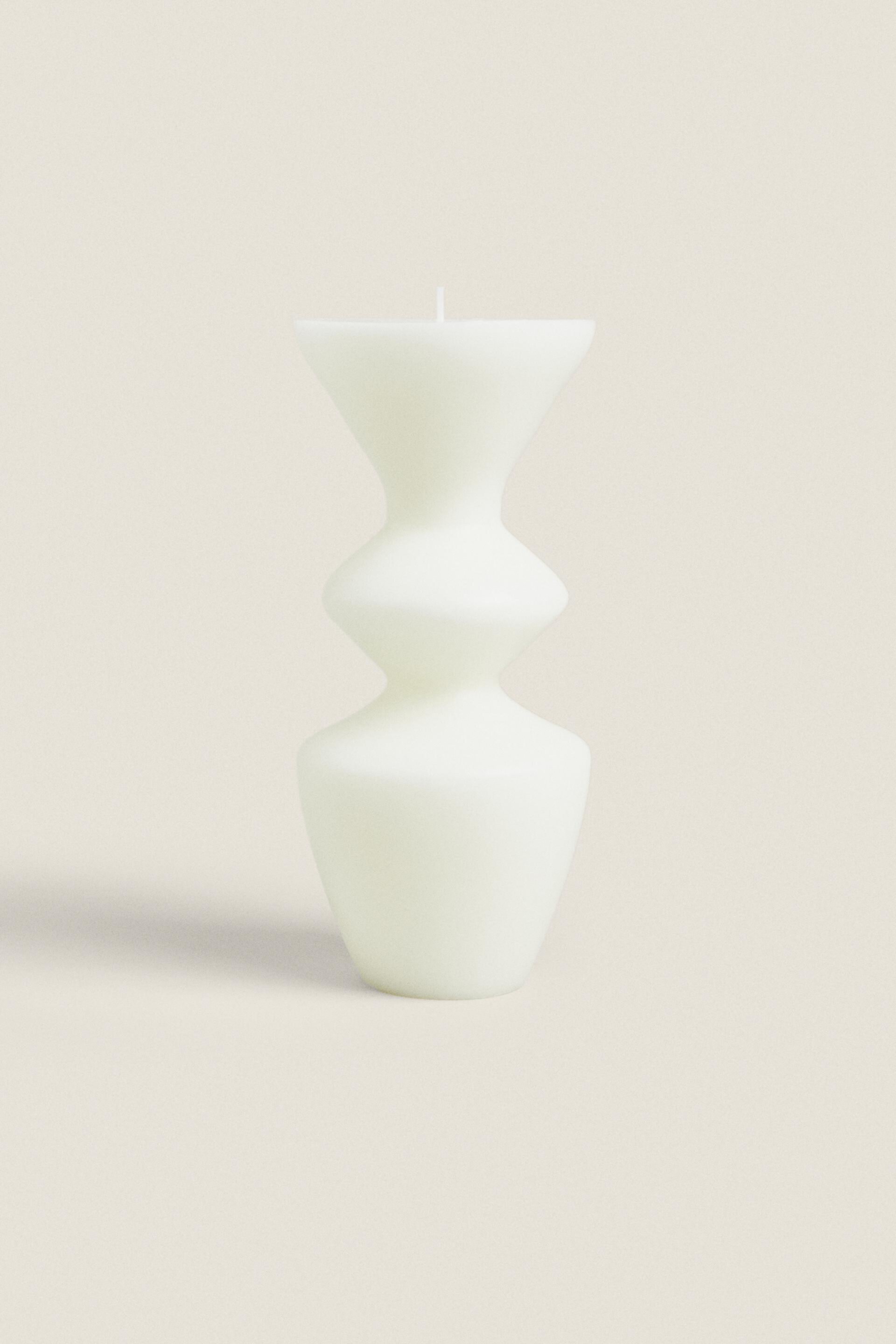 (610 G) FLORAL BEYOND SCENTED CANDLE CANDLESTICK ZARA