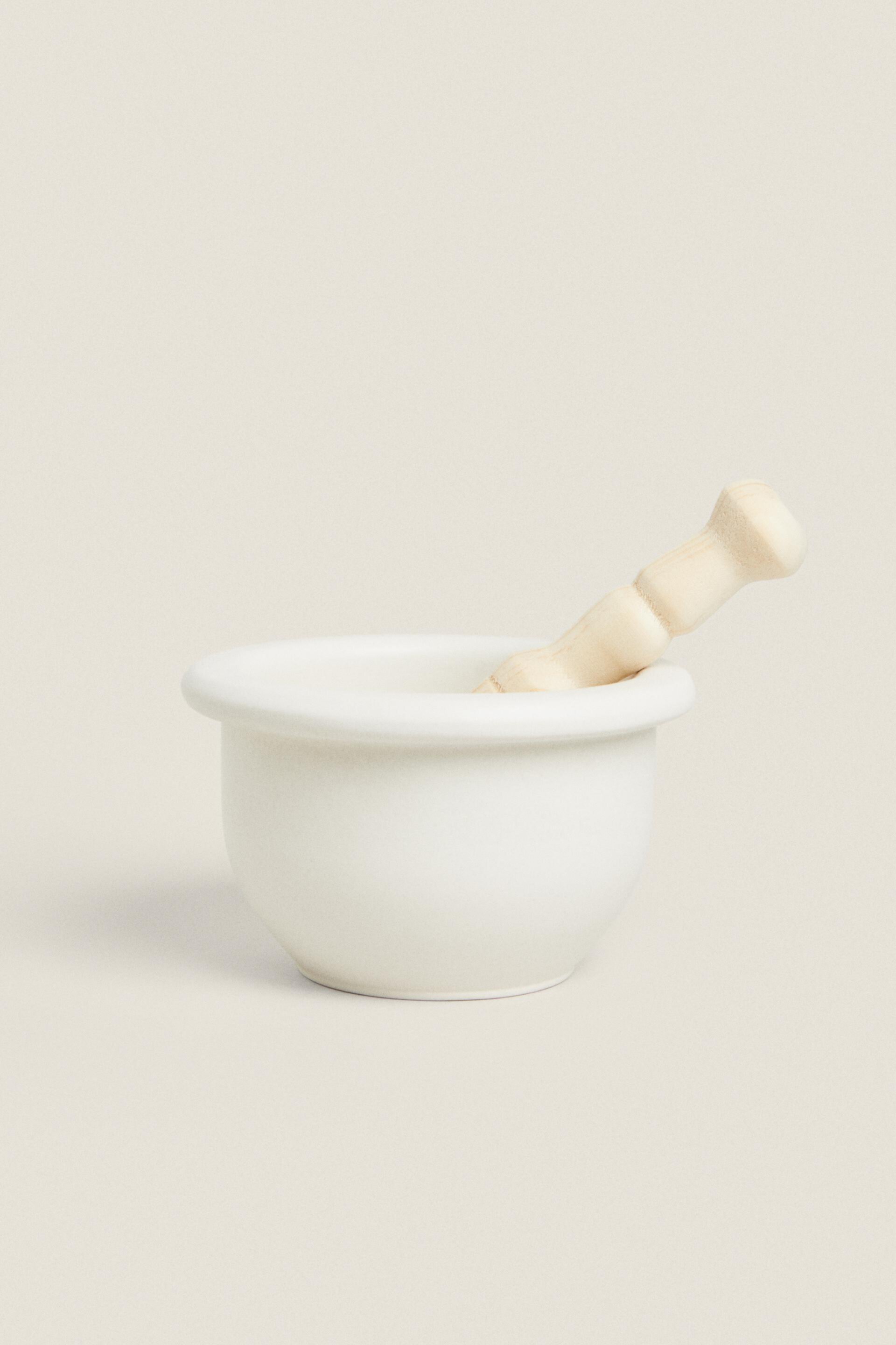 CERAMIC PESTLE AND MORTAR WITH WOODEN HANDLE ZARA
