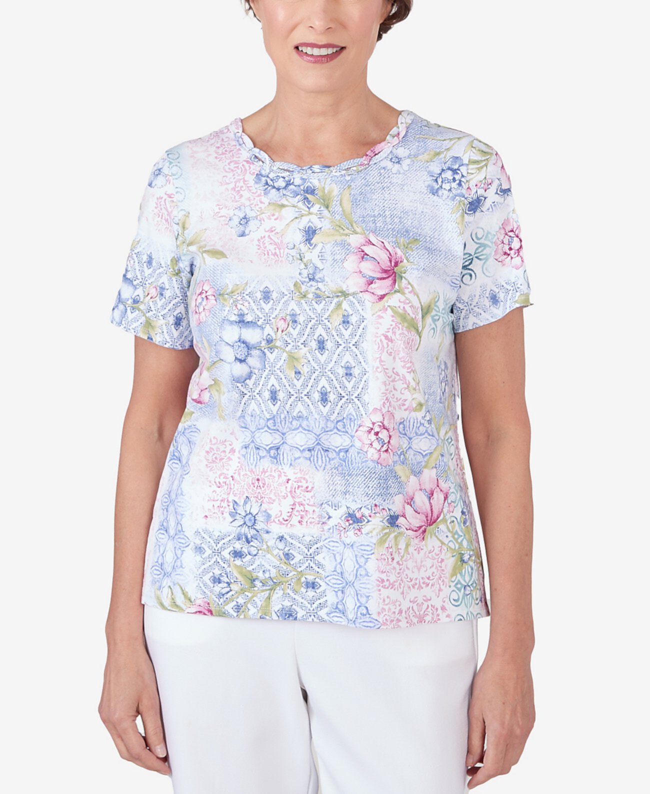 Женская Блузка Alfred Dunner Patchwork Floral Braided Neck Tee Alfred Dunner