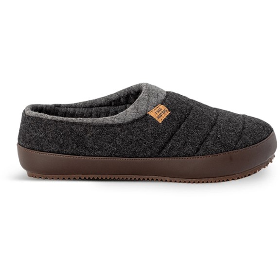 Jeffrey Quilted Slippers - Men's Freewaters