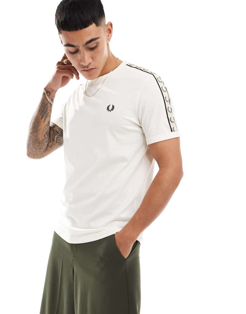 Футболка Fred Perry с контрастными вставками, короткими рукавами, регулярного кроя Fred Perry