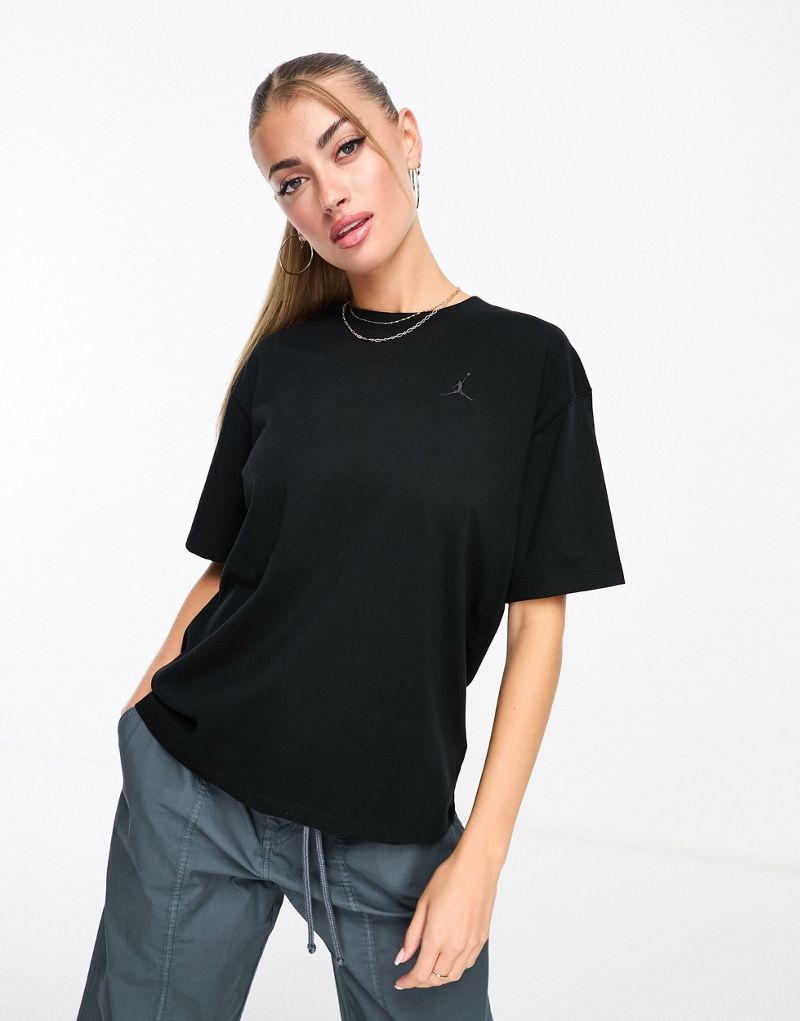 Jordan Essentials girlfriend fit T-shirt in black Jordan