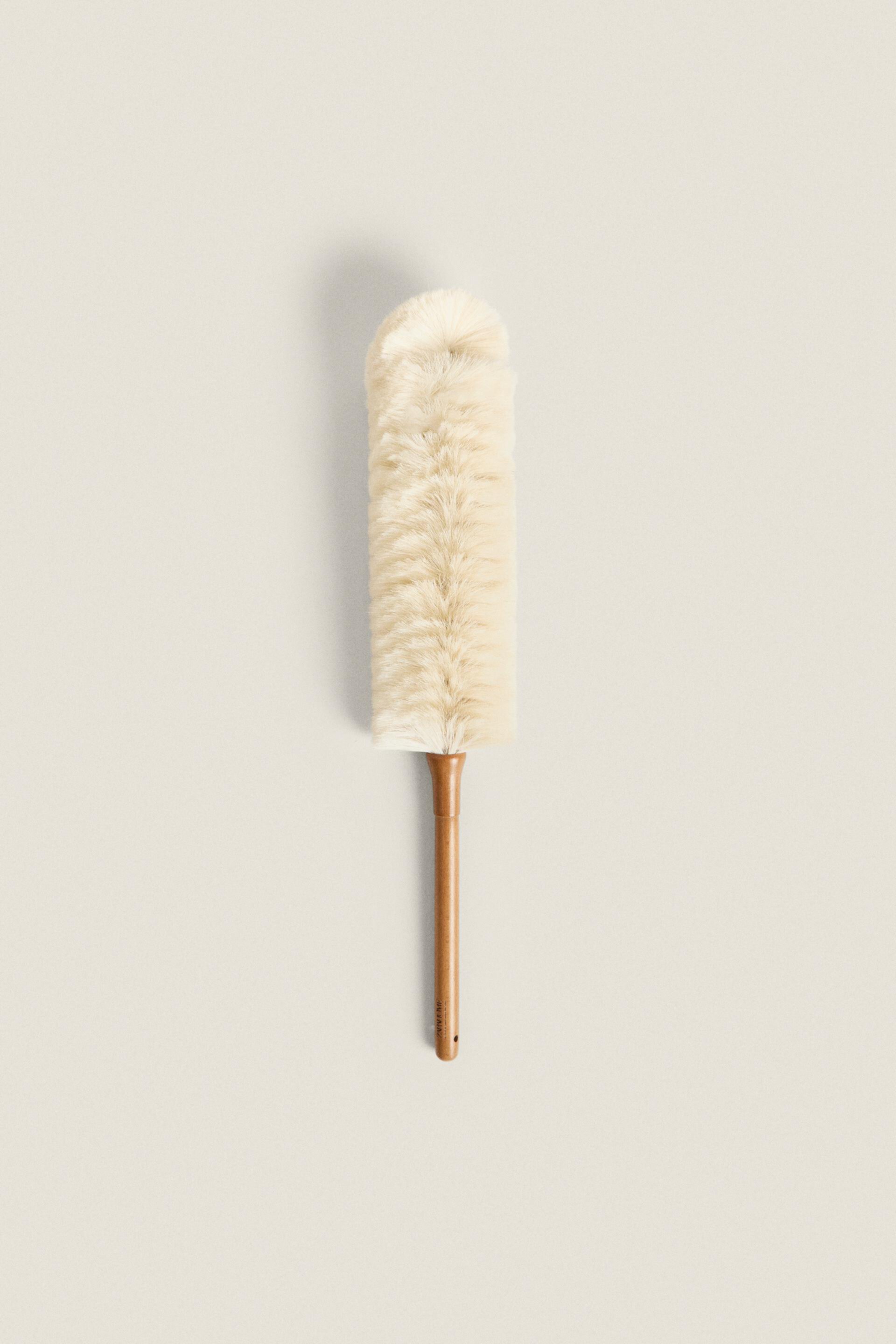 FEATHER DUSTER WITH WOODEN HANDLE ZARA