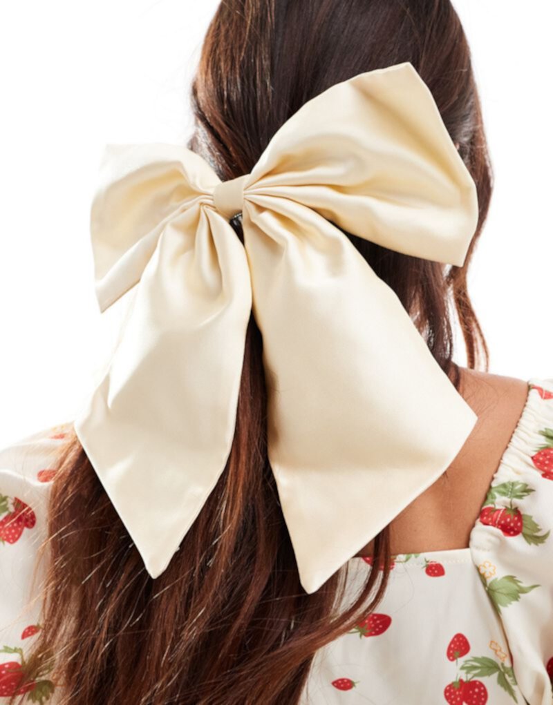 ASOS DESIGN hair clip with oversized bow in cream ASOS DESIGN