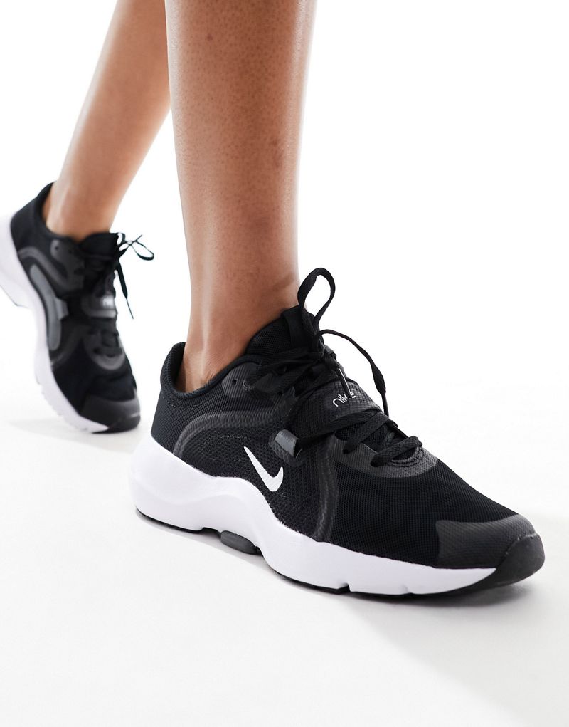 Nike Training In-Season 13 sneakers in black and white Nike