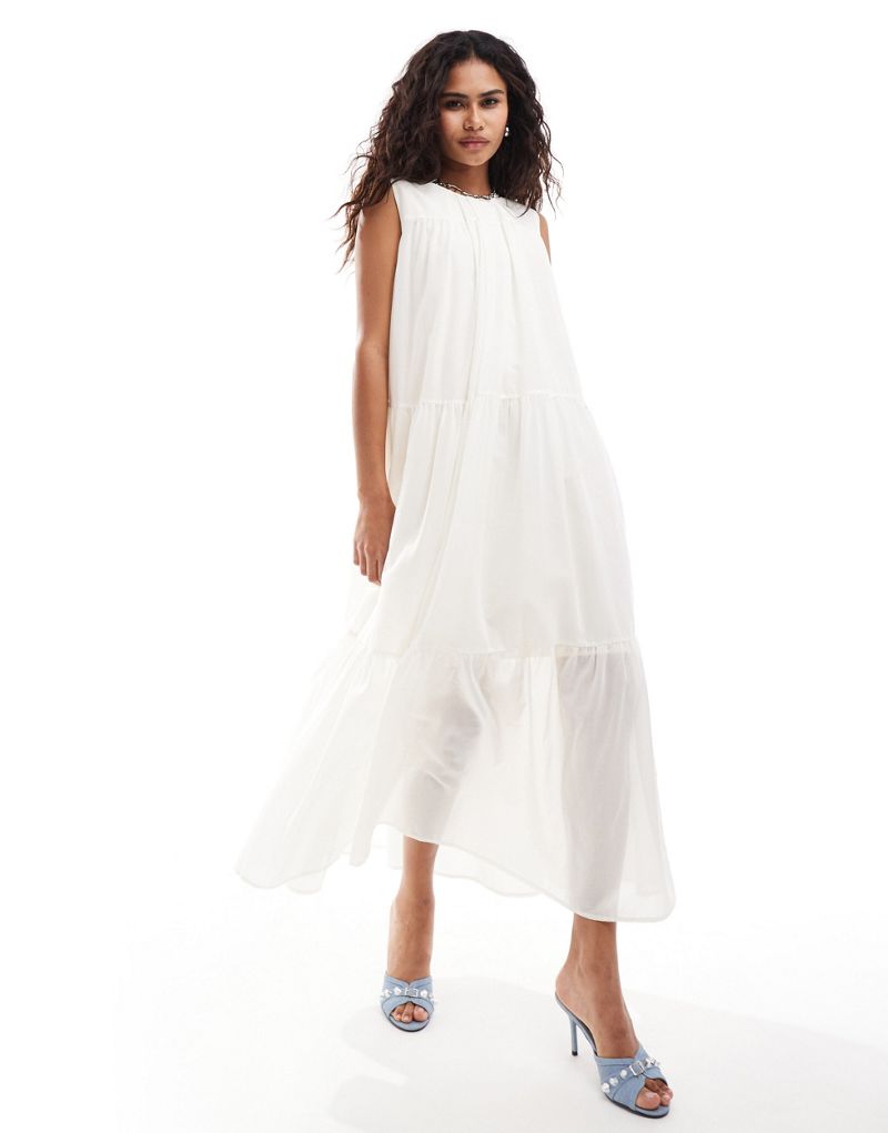 Urban Revivo tiered voluminous trapeze smock dress in white Urban Revivo