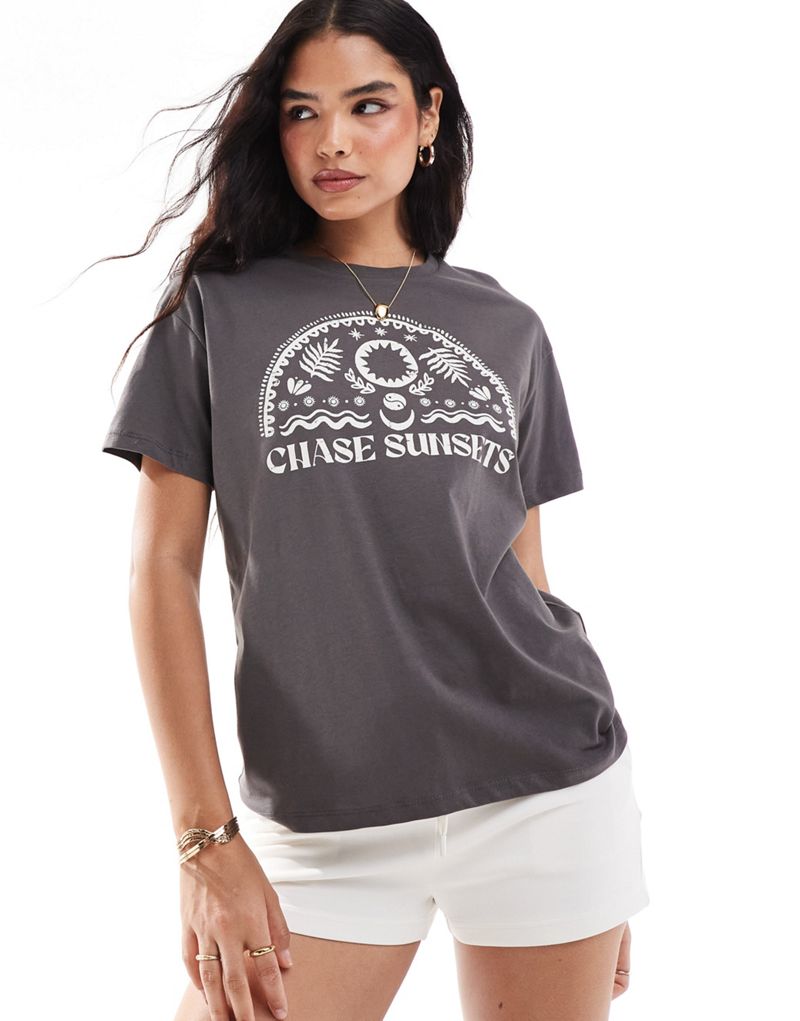 Pull&Bear 'Chase Sunsets' graphic t-shirt in washed gray Pull&Bear