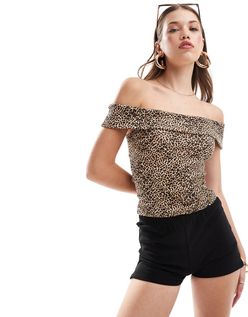 Stradivarius off the shoulder top in leopard print Stradivarius