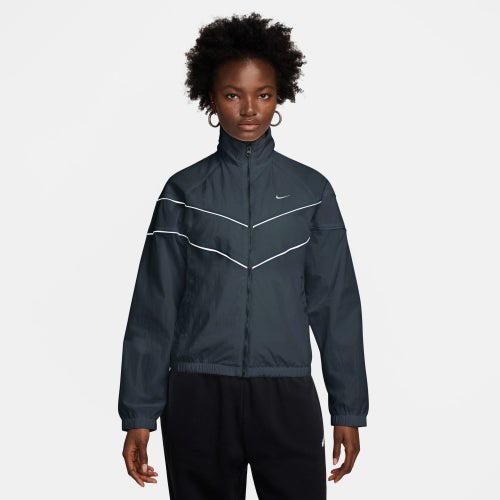 Женская Ветровка Nike Windrunner Woven Nike