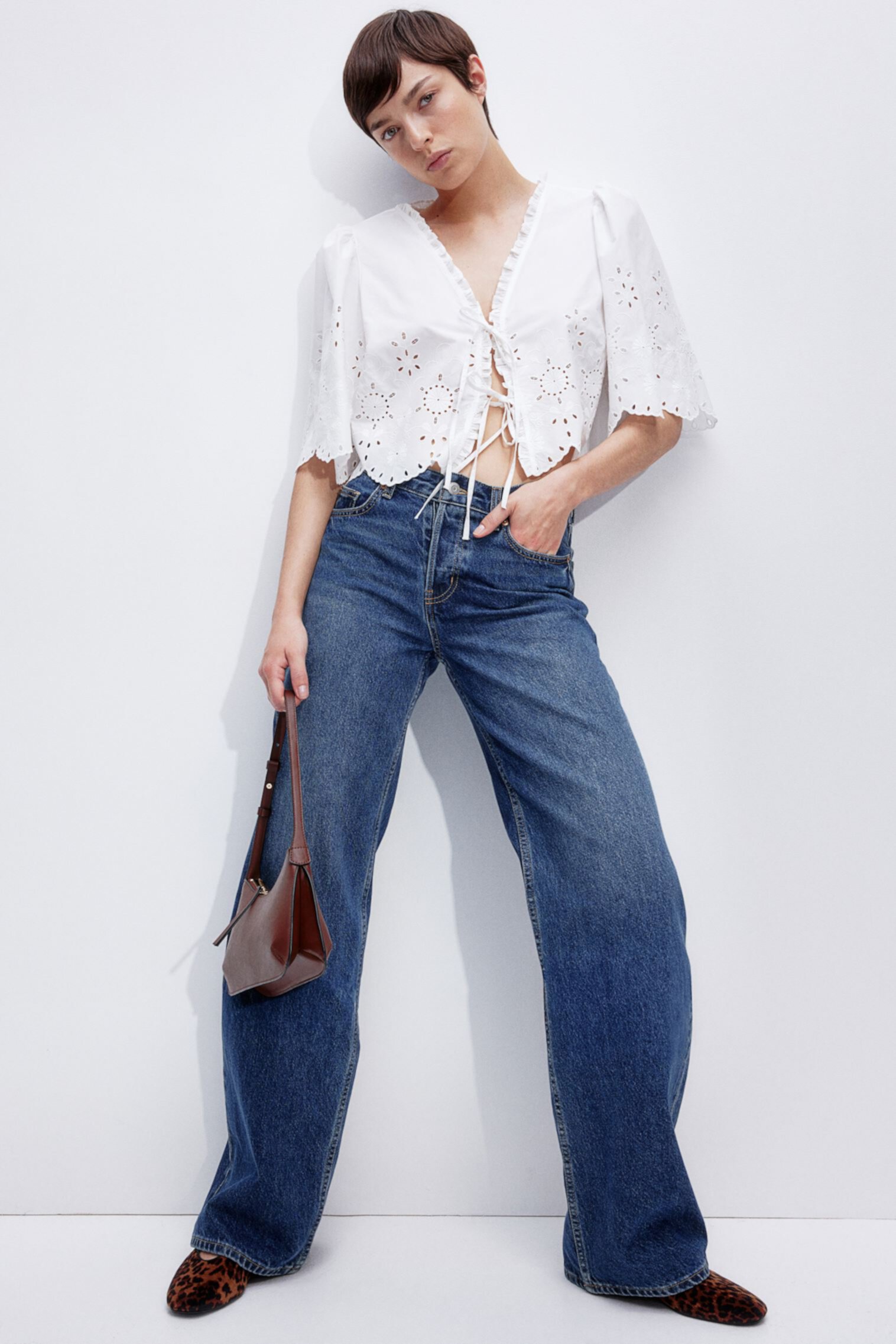 Cropped Blouse with Eyelet Embroidery H&M