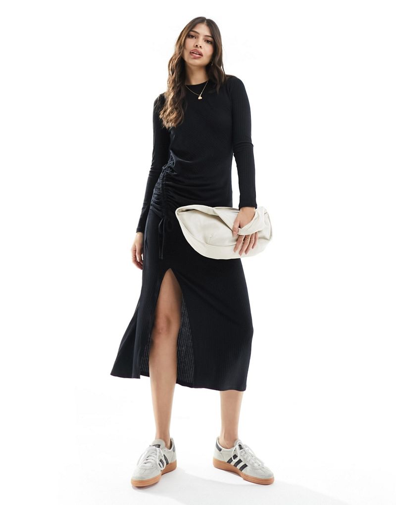 New Look ruched side knit midi dress in black New Look