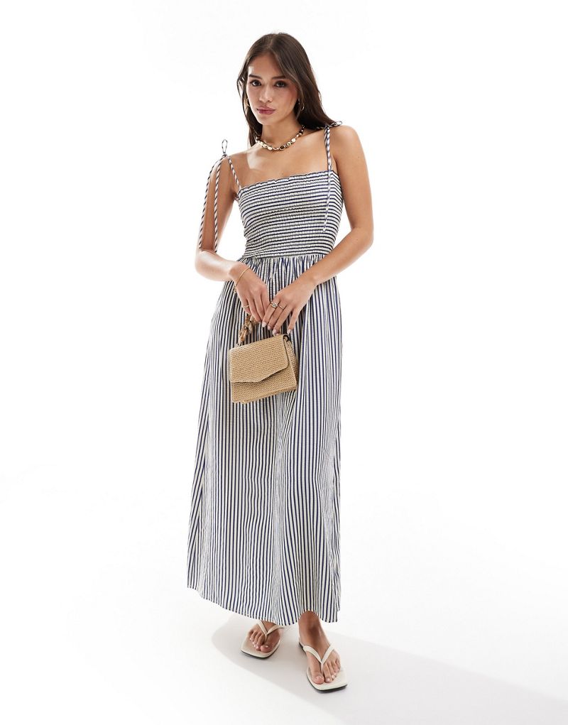 Stradivarius seersucker midi dress in stripe  Stradivarius