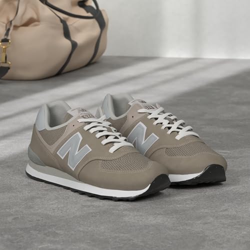 Женские кроссовки New Balance 574 Core с классическим дизайном и удобной подошвой New Balance