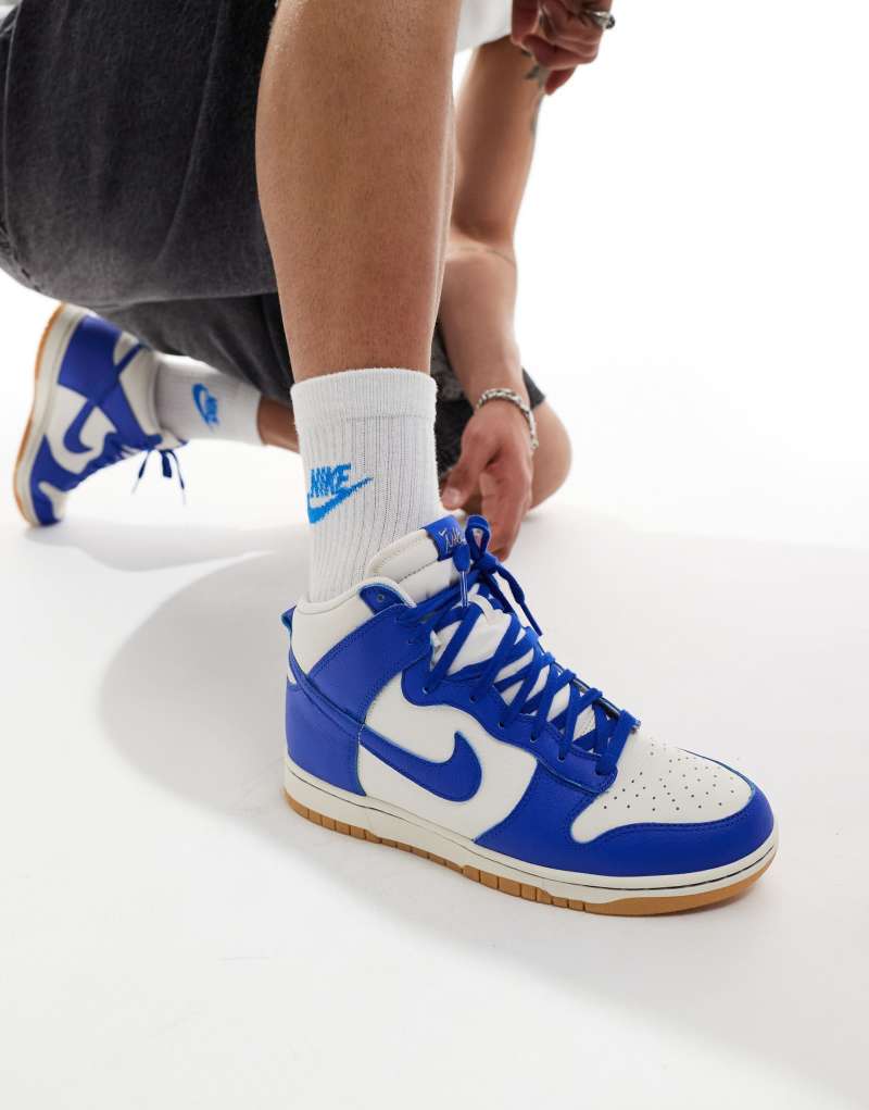 Кроссовки Nike Dunk High SE с высоким голенищем для стильного образа Nike