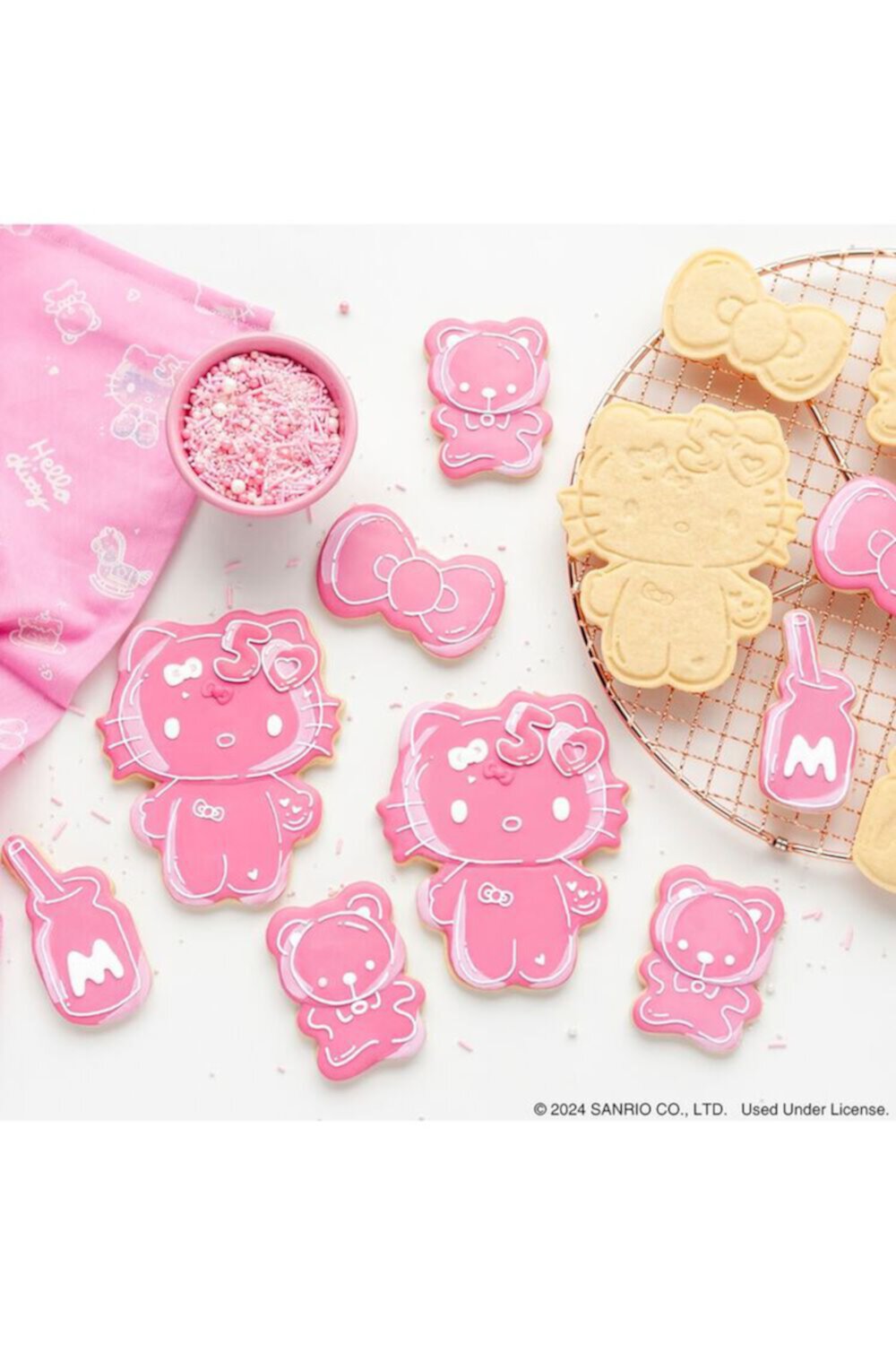 Hello Kitty Cookie Cutter & Frosting Piping Bag Set FOREVER21